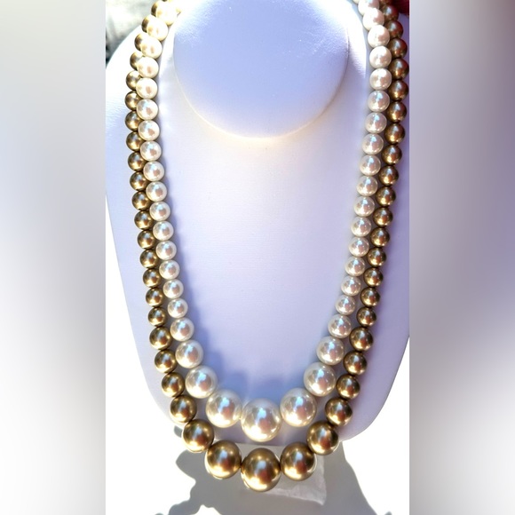 Elegant 50% off DOUBLE Strand Faux Pearl Necklace UNSIGNED Classic Rich Beauty - Picture 4 of 7